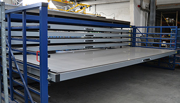 Storage rack for storing metal sheets