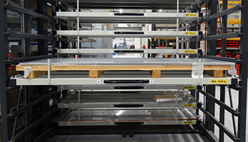 Storage rack for sheet metal on pallets