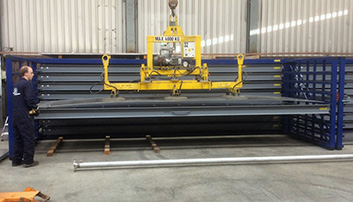 Simplified loading and unloading process with two-sided metal sheet rack horizontal